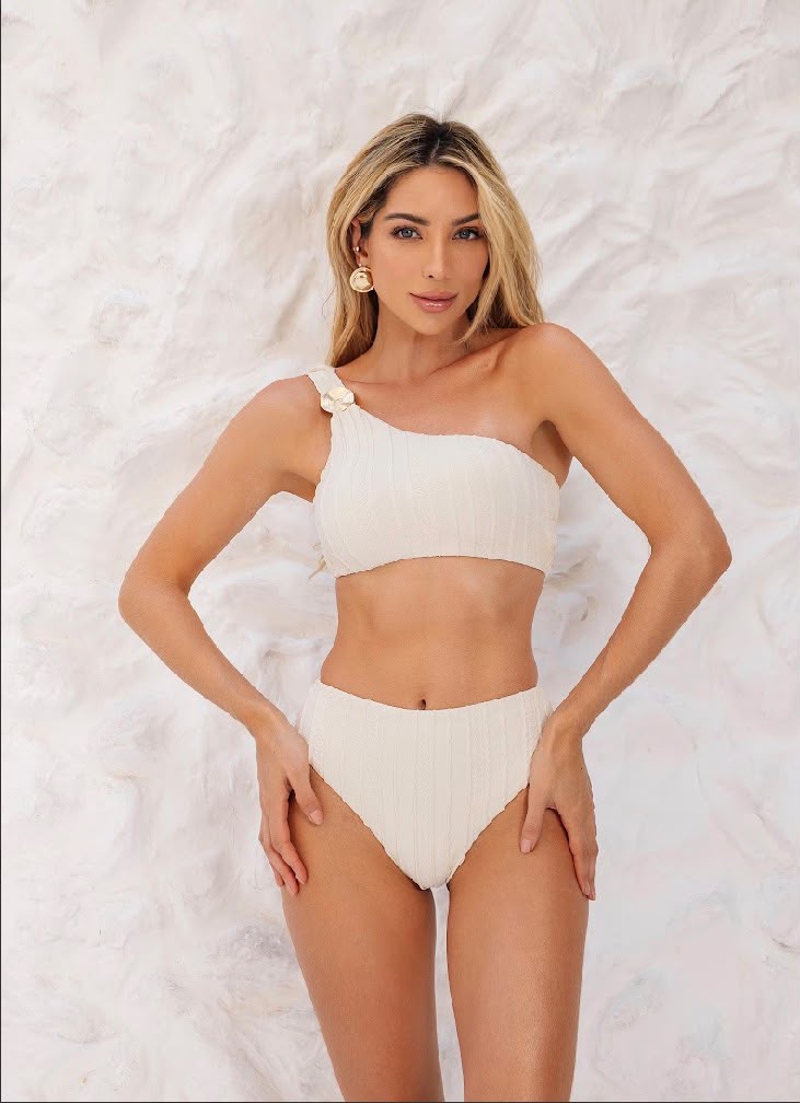 Biquini ombro só e calcinha biquíni hot pant Bali